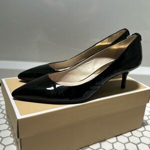 Michael Kors MK Flex Kitten Pump heal